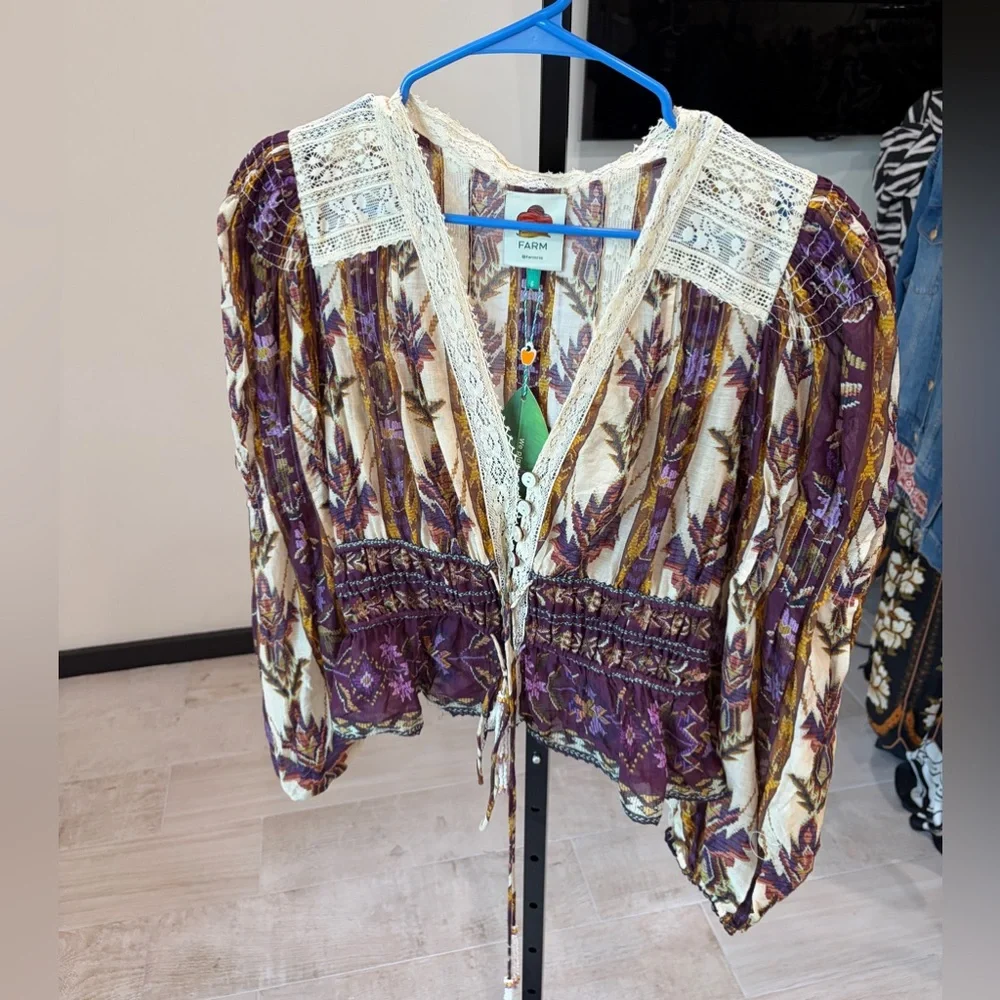 Farm Rio: Sand Embroidered Tapestry Long
Sleeve Blouse - Picture 7 of 10